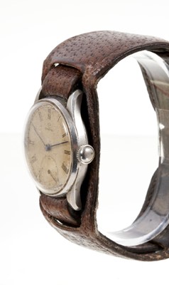 Lot 657 - 1940s Omega wristwatch