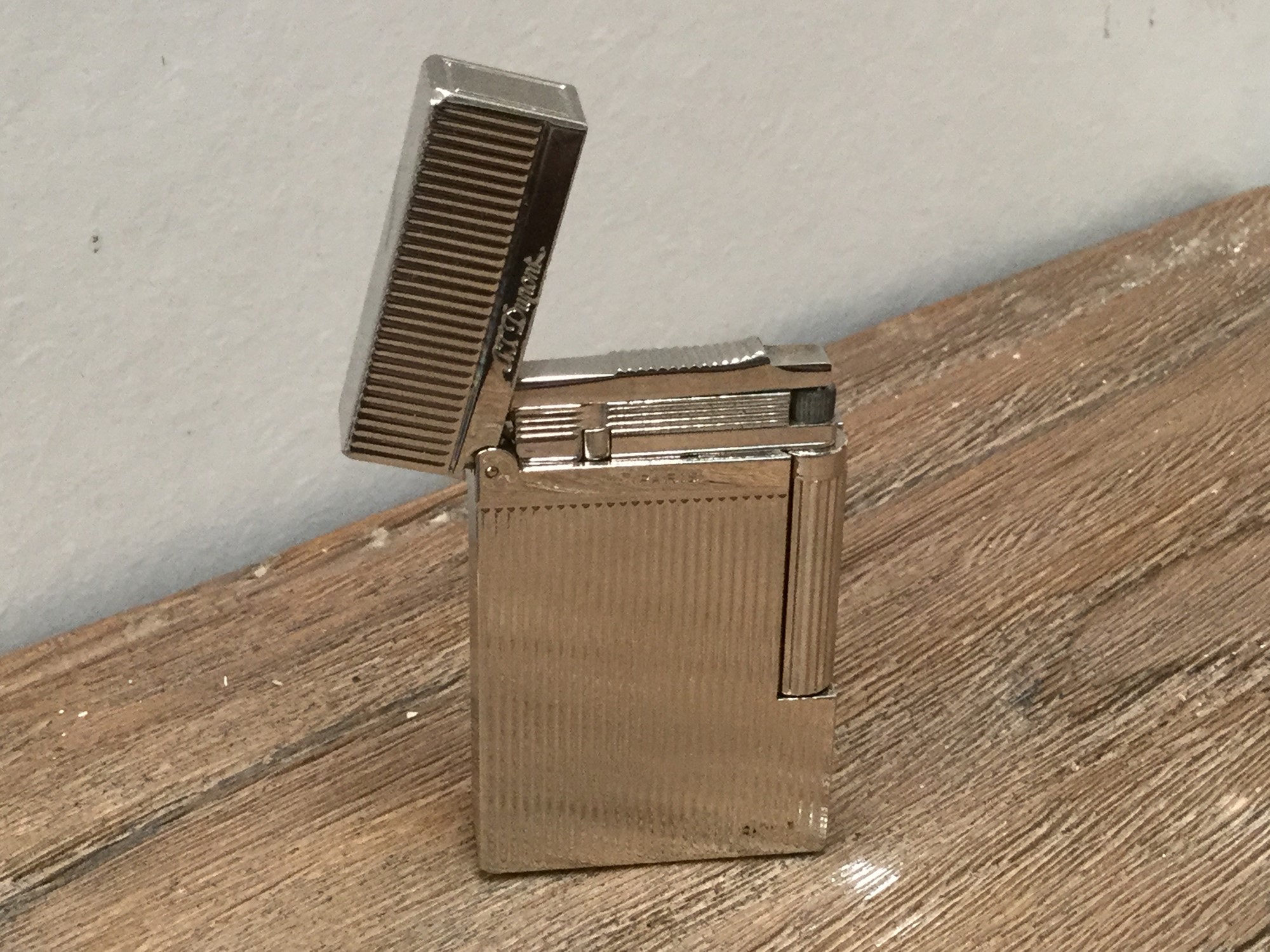 Lot 335 DuPont lighter