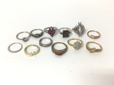 Lot 659 - Twelve silver and silver gilt dress rings