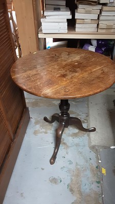 Lot 979 - George III oak tripod table