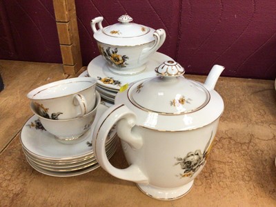 Lot 512 - Royal Doulton 'The Coppice' dinner service D.5803