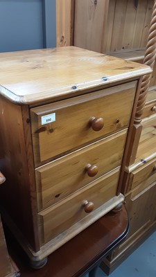 Lot 890 - Pine bedside cabinet together with a pine blanket box