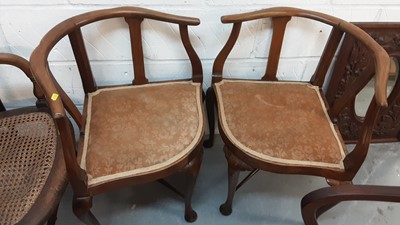 Lot 1050 - Five assorted chairs