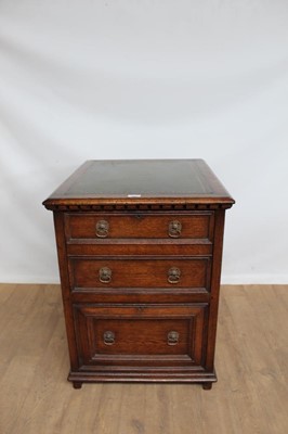 Lot 1004 - Good quality Titchmarsh & Goodwin oak filing cabinet in the form of a chest