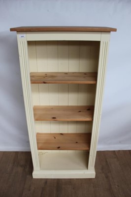 Lot 1020 - Modern painted pine open bookshelf with adjustable shelves