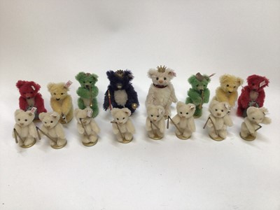 Lot 1800 - Steiff 2007 Chess Set Thirty Two jointed bears with veneeered chess table.  Limited edition.