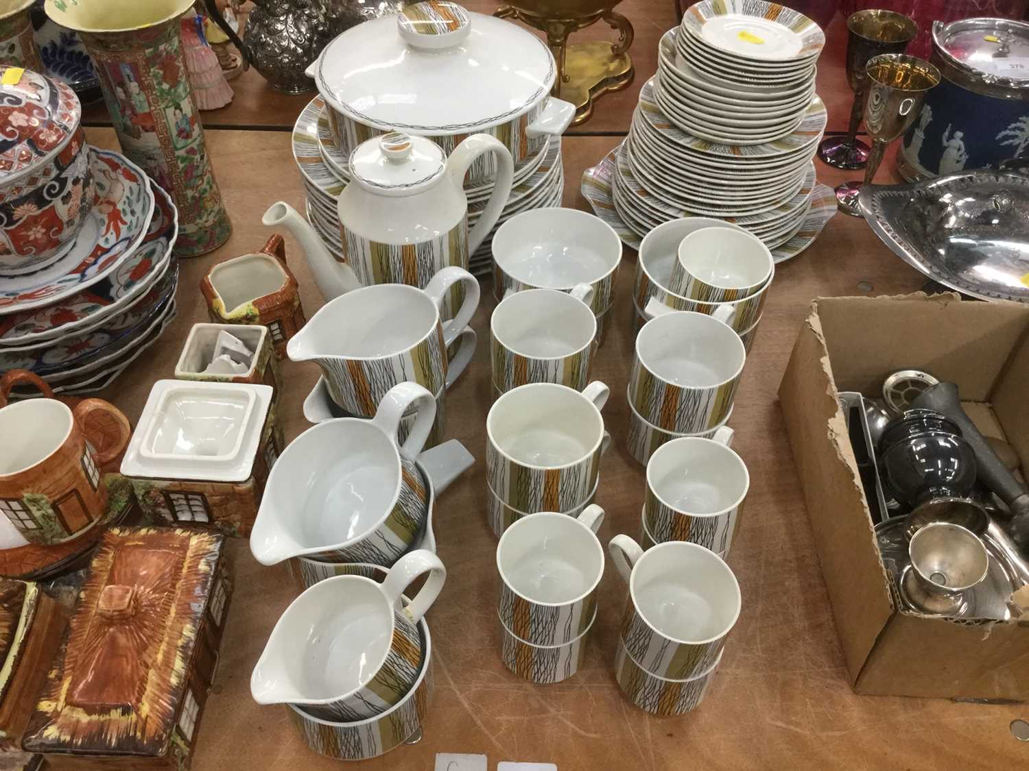 Lot 379 - Mid century Midwinter Sienna pattern tea and