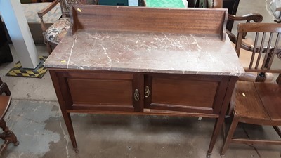 Lot 861 - Edwardian marble topped wash stand