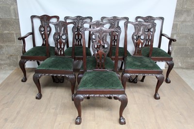 Lot 1302 - Early 20th century mahogany extending dining table and ensuite set of eight Georgian style dining chairs