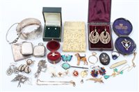 Lot 782 - Group of antique and later Jewellerylery and...