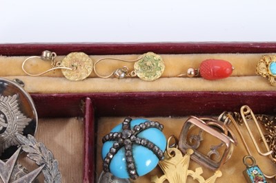 Lot 545 - Victorian leather jewllery box containing antique and later jewllery