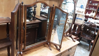 Lot 916 - Triptych dressing table mirror in walnut frame