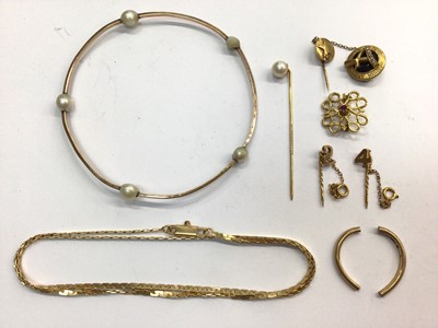 Lot 685 - Group 9ct gold jewellery