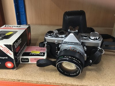 Lot 87 - Olympus OM-1 camera with accesories