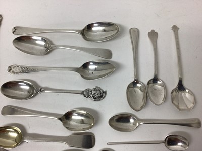 Lot 231 - Assorted 19th and 20th century silver tea and salt spoons, and a pair of sugar nips