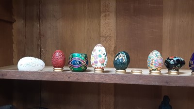 Lot 105 - Lot carved stone and painted eggs and sundry ornaments
