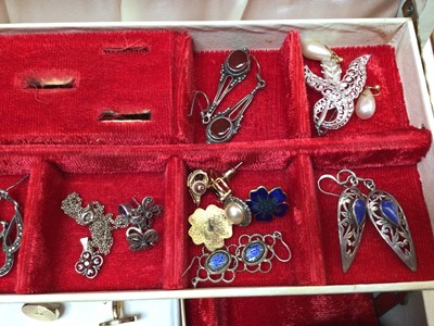 Lot 695 - Jewellery box containing silver marcasite earrings, Scottish silver brooch, other vintage costume jewllery, various wristwatches and bijouterie
