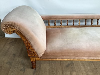 Lot 1076 - Edwardian Chaise lounge balustraded rail-back, turned legs