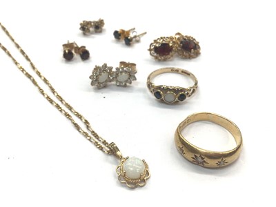 Lot 713 - 18ct gold diamond set gypsy ring, 9ct gold ring, 9ct gold chain and various earrings