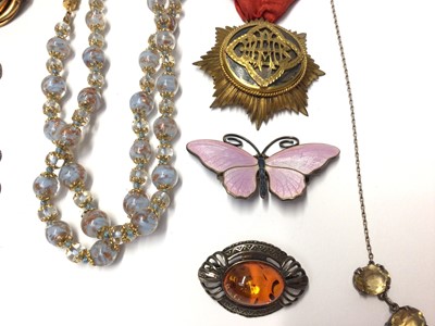 Lot 29 - Antique and later jewellery