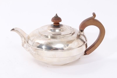 Lot 327 - George III Batchelors teapot