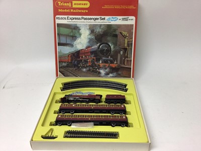 Lot 1851 - Railway Triang 00 gauge Express Goods set RS606 and Express Passenger Set RS609 both boxed (2)