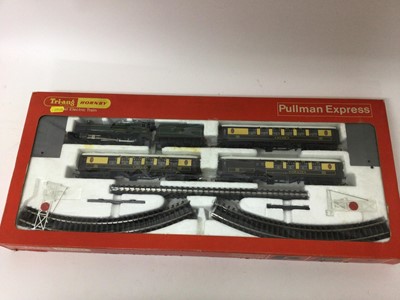 Lot 1852 - Railway Triang 00 gauge The Blue Pullman set RS52 plus Triang Pullman Express RS90 both boxed (2)