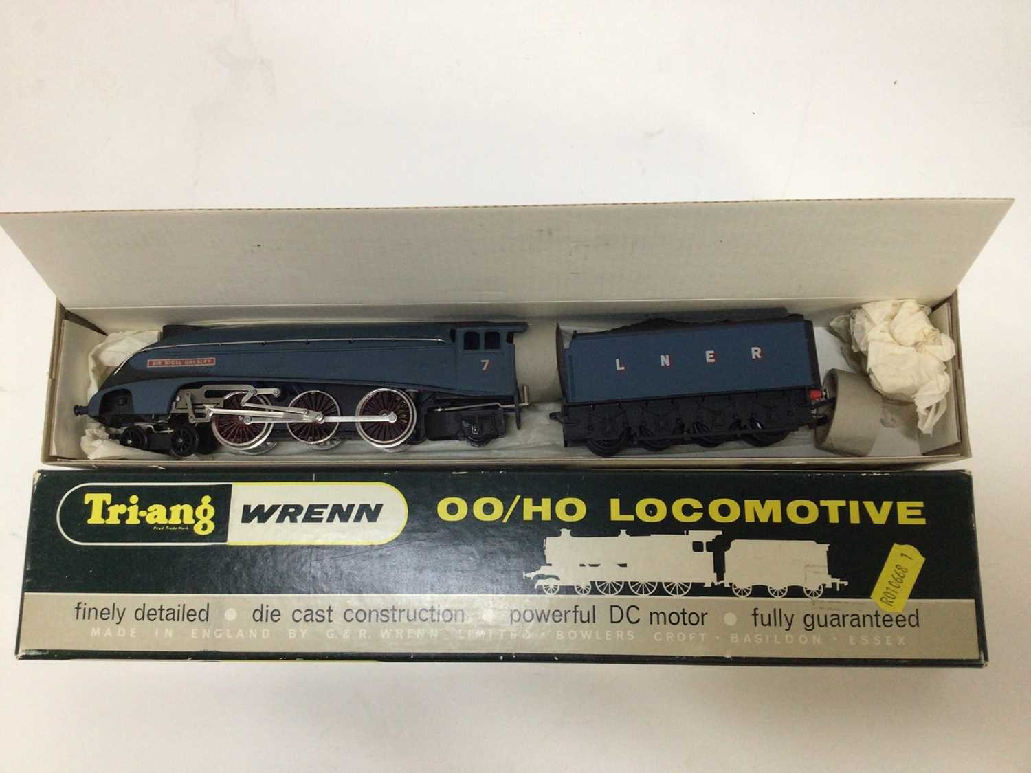Lot 1854 - Railway Triang Wrenn 00 gauge Sir Nigel Gresley W2212 boxed