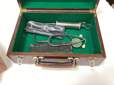 Lot 2435 - Medical (1950's) equipment