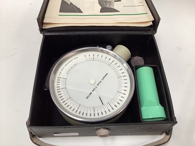 Lot 2435 - Medical (1950's) equipment