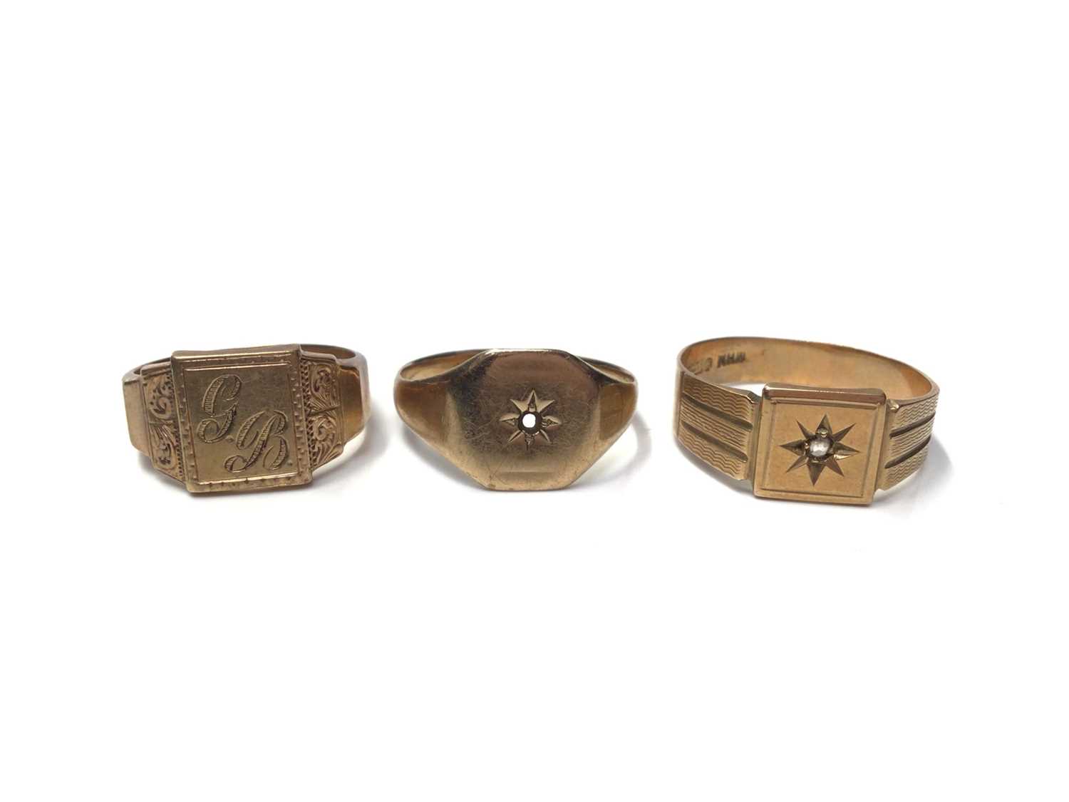 Lot 26 - Three 9ct gold signet rings