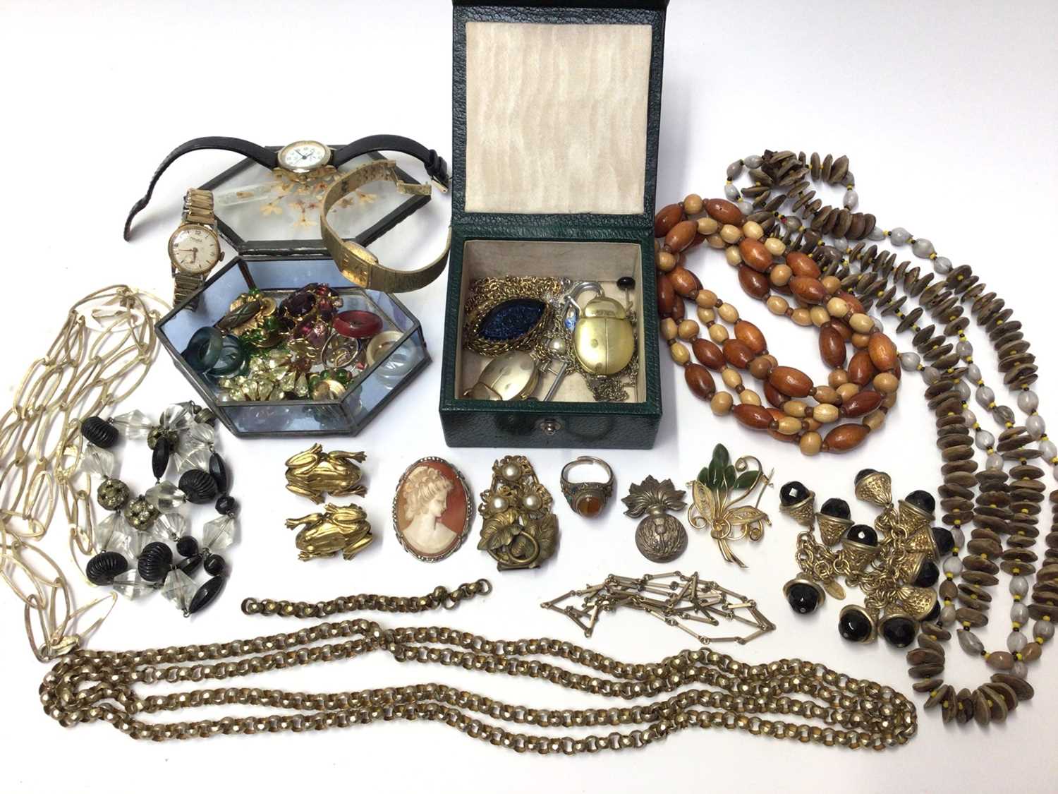 Lot 63 - Victorian gilt metal guard chain, cameo brooch and other costume jewellery