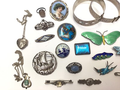 Lot 54 - Group silver and white metal jewellery