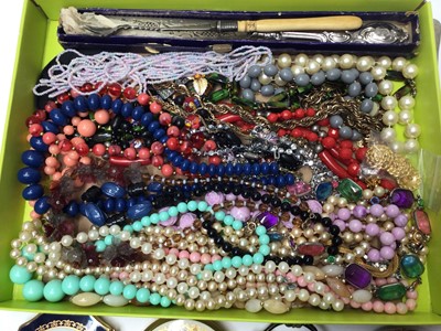 Lot 71 - Group vintage bead necklaces, silver topped crumb brush, two compacts, other costume jewellery and bijouterie