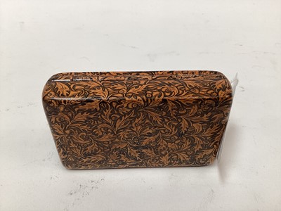 Lot 2467 - Rare Victorian Mauchline ware snuff box, with a penwork scene of a hunting scene, the outside with foliate patterns, 8.5cm across