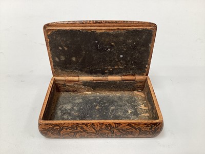 Lot 2467 - Rare Victorian Mauchline ware snuff box, with a penwork scene of a hunting scene, the outside with foliate patterns, 8.5cm across