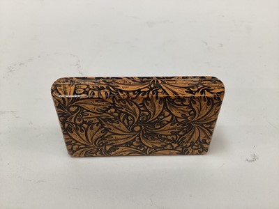 Lot 2469 - Rare Victorian Mauchline ware snuff box, with a penwork carriage driving scene, the outside with foliate patterns, 8.5cm across