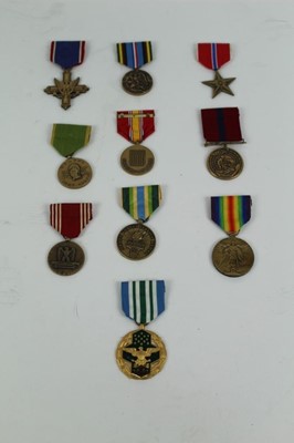 Lot 743 - Collection of ten various American First / Second World and other medals to include Distinguished Service Cross and Bronze star, some replicas noted (10 medals).