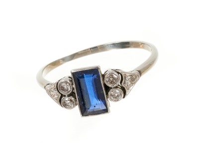 Lot 552 - Art Deco sapphire and diamond ring