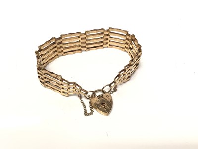 Lot 109 - 9ct gold gate bracelet with padlock clasp