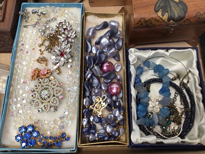 Lot 114 - Group vintage costume jewellery and bijouterie