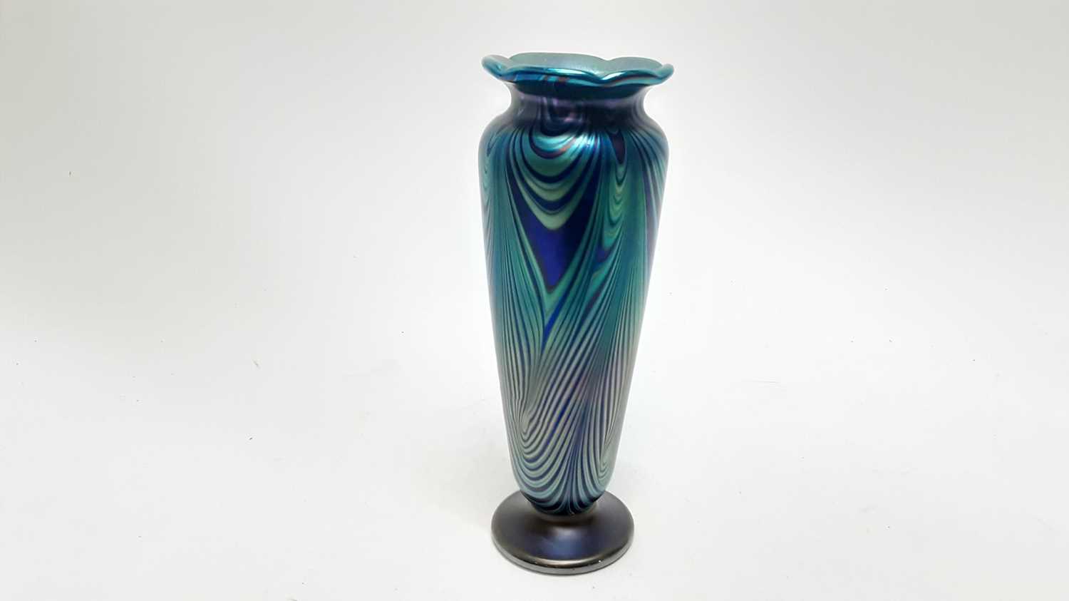 Lot 1274 - Okra vase