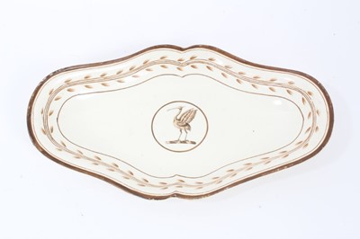 Lot 257 - A Wedgwood creamware dish, with Pelican crest, circa 1780