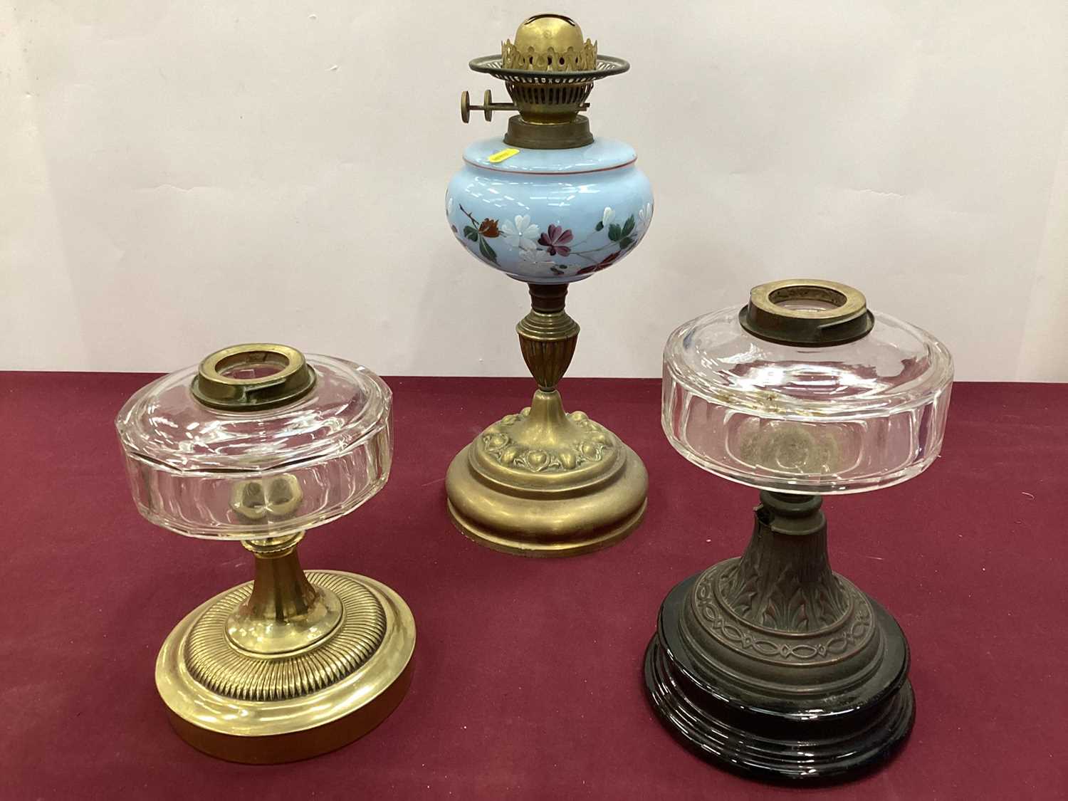 Lot 2702 - Collection of various lamp parts and fittings