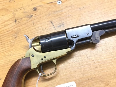 Lot 927 - Good quality replica American Colt revolver with leather holster and accessories.