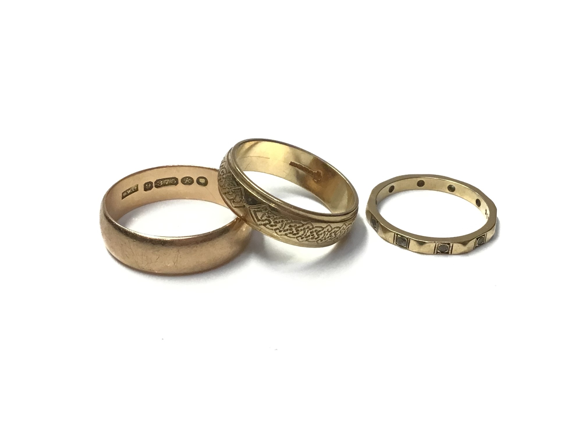 Lot 136 Three 9ct gold wedding rings