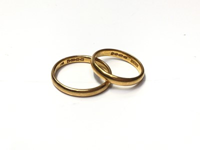 Lot 140 - Two 22ct gold wedding rings