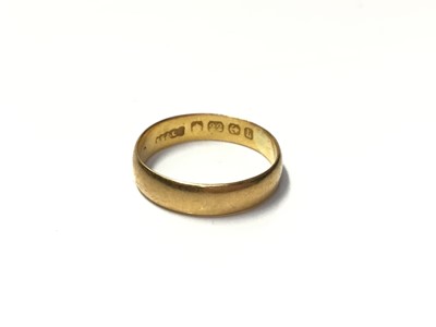 Lot 156 - 22ct gold wedding ring