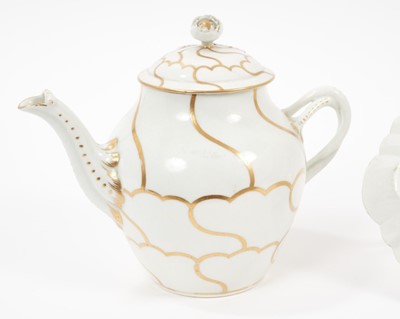 Lot 196 - 18th century Worcester Queen’s pattern teapot, cover and stand, circa 1770 Provenance; Zorensky Collection
