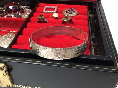 Lot 168 - Jewellery box containing silver and costume jewellery